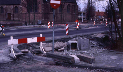 DIA41237 De aanleg van een bushalte; 6 april 1985