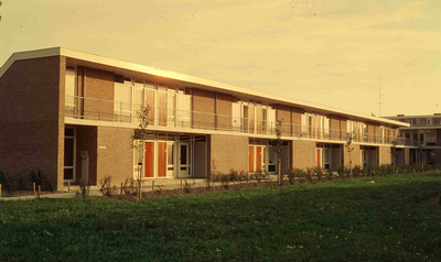 DIA41627 Woningen langs de Hoogwerfsingel; September 1963
