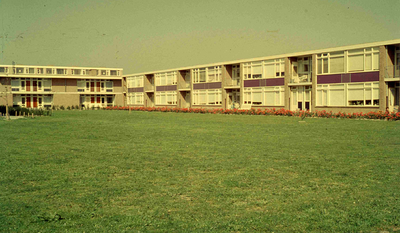 DIA41629 Woningen langs de Hoogwerfsingel; September 1963