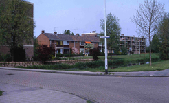 DIA42328 De hoek Rozenlaan en Orchideestraat; ca. 1985