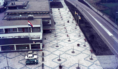 DIA42356 De Amro-bank en het postkantoor, gezien vanaf de Marrewijkflat; ca. 1985