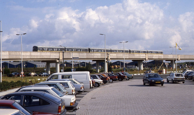 DIA42521 Metro op met metroviaduct; Augustus 1990