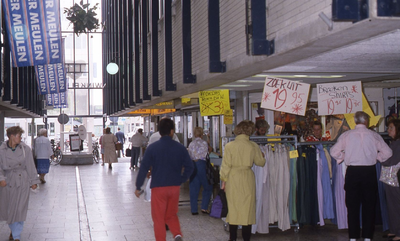 DIA42553 Winkelcentrum onder het Stadhuis; Augustus 1990