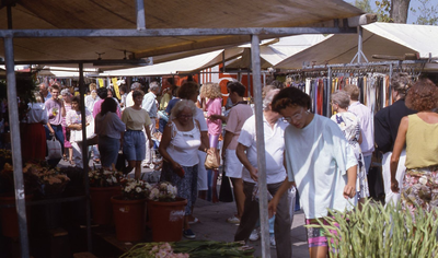 DIA42564 De weekmarkt in Spijkenisse; Augustus 1990