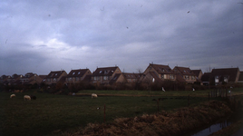 DIA42774 Woonwijk Vogelenzang, woningen aan de Waldhoornstraat, gezien vanaf de Hogeweg; ca. 1990