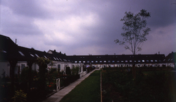 DIA42778 Wijk Schenkel: grasveld achter de Neckarstraat; ca. 1990