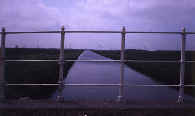 DIA42788 De Vierambachtenboezem, gezien vanaf de Vierde Heulbrug; ca. 1990