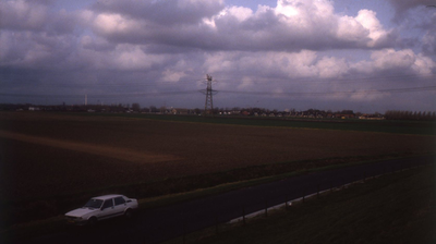 DIA42829 De Schuddebeursdijk met Spijkenisse op de achtergrond; September 1988