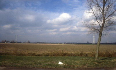 DIA42839 Zicht op de polder vanaf de kruising van de Drogendijk en de Zandweg; September 1988