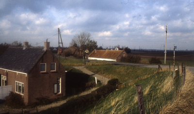 DIA42846 Huisjes langs de Toldijk; September 1988