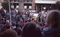 DIA43048 Aankomst van Koningin Beatrix tijdens haar werkbezoek aan Spijkenisse; 22 oktober 1985