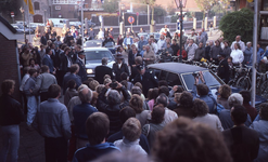 DIA43049 Aankomst van Koningin Beatrix tijdens haar werkbezoek aan Spijkenisse; 22 oktober 1985