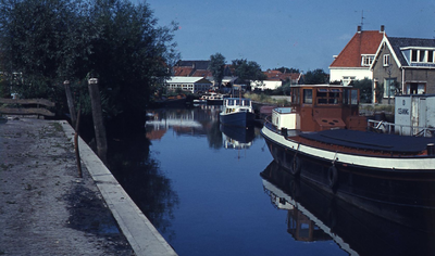 DIA43166 De Haven van Spijkenisse, woningen langs de Oostkade; ca. 1969