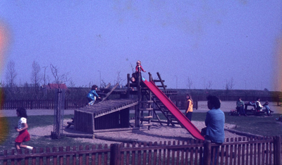 DIA43235 Kinderboerderij De Trotse Pauw; 1972