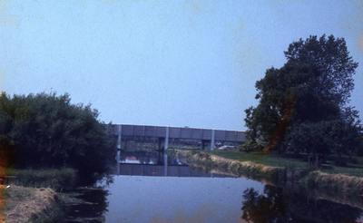 DIA43488 De brug van de Baljuwlaan over de Vierambachtenboezem; ca. 1986
