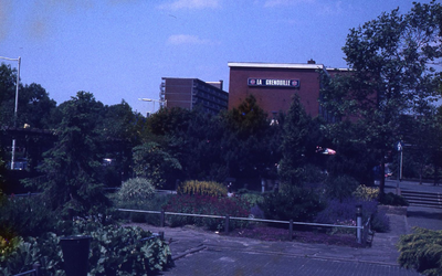 DIA43496 Park naast Winkelcentrum 't Plateau; ca. 1986