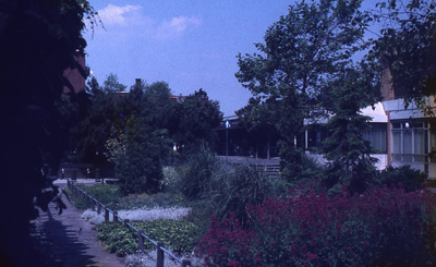 DIA43497 Park naast Winkelcentrum 't Plateau; ca. 1986