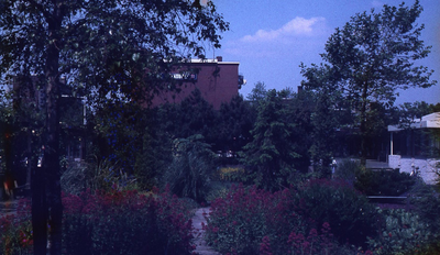 DIA43498 Park naast Winkelcentrum 't Plateau; ca. 1986