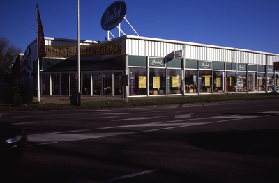 DIA43703 De winkel van Roobol; ca. 1999