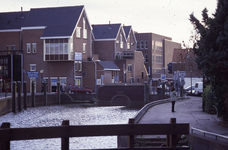 DIA43771 Woningen en winkels aan de Kaaistraat; ca. 1999