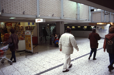 DIA43793 Winkels in de Stadhuispassage; ca. 1999