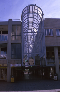 DIA43795 Winkels in de Stadhuispassage; ca. 1999