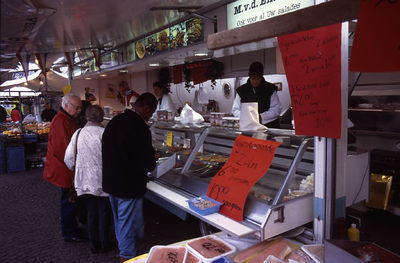 DIA43827 Markt op het Kerkplein: viskraam; ca. 1999