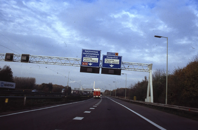 DIA43838 De snelweg A15 richting Hellevoetsluis en Spijkenisse; ca. 1999