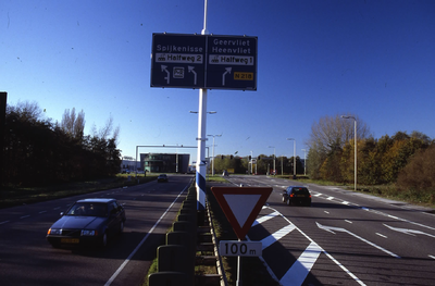 DIA43844 Het Hartelkruis: ANWB-bord richting Spijkenisse en Halfweg 2, Heenvliet en Geervliet en Halfweg 1; ca. 1999