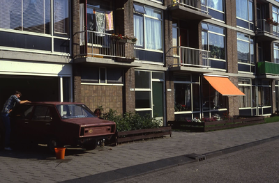 DIA43899 De Korenbloemstraat; ca. 1978