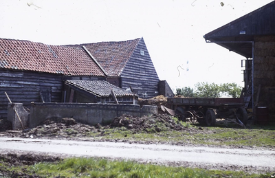 DIA43934 Boerderij aan de Meeldijk, afgebroken; ca. 1978