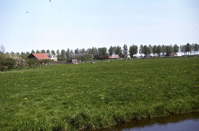 DIA43937 Boerderij aan de Meeldijk, afgebroken; ca. 1978