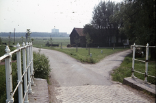 DIA43949 Boerderij langs de Breekade; ca. 1978