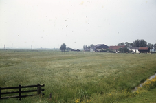 DIA43952 Boerderij langs de Breekade; ca. 1978