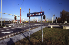 DIA44018 Plaatsnaambord op industrieterrein Halfweg, op de achtergrond McDonald's; ca. 1999