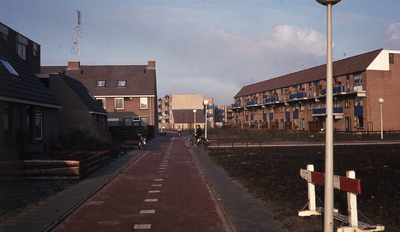 DIA44181 Fietspad richting de Krommedreef; Februari 1982
