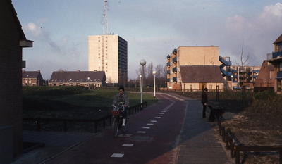DIA44183 Fietspad richting de Krommedreef; Februari 1982