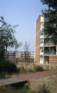 DIA44272 Appartementen aan de Hoepelmaker, fietspad de Fietsenmaker; Augustus 1983