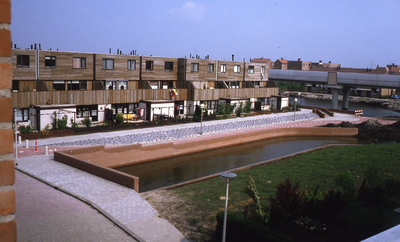 DIA44305 De Kalmoesdreef, gezien vanaf de Akkervoorde; Juni 1984