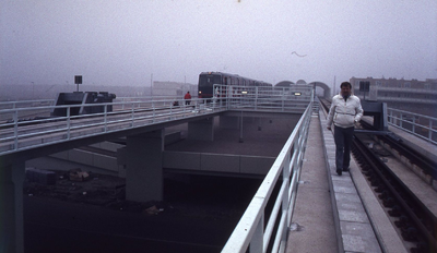 DIA44341 Proefrit met de nieuwe metro: het uitloopspoor bij metrostation Akkers; 24 april 1985