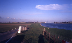 DIA44387 Zicht op de Berenplaat vanaf de Kerkhofdijk; ca. 1990