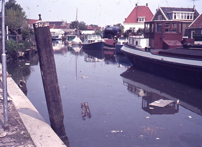 DIA44573 De haven van Spijkenisse, met zicht op de Oostkade; ca. 1969