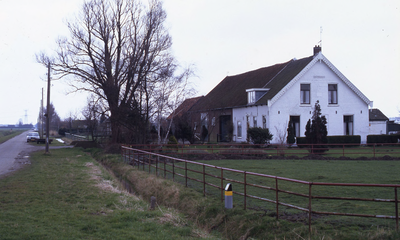 DIA67029 Boerderij langs de Woudseweg; ca. 1993