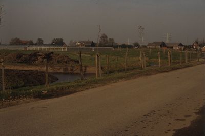 DIA68058 Zicht richting de Dorpsdijk; 1978