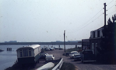 DIA69359 Café-restaurant bij de haven langs het Spui; ca. 1982