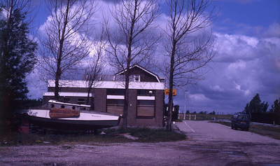 DIA69433 Café-restaurant bij de haven langs het Spui; ca. 1982