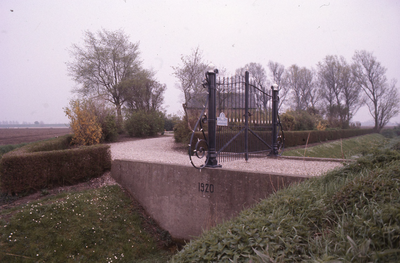 DIA70012 De begraafplaats; 1979