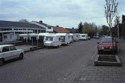 DIA70045 Bedrijfspand van caravans, aanhangers en accessoires; ca. 1991