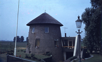 DIA70074 Molen als woonhuis; 1979