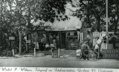 DIA_PB0085 De winkel van P. Willmes, Telegraaf- en telefoonstation; ca. 1930